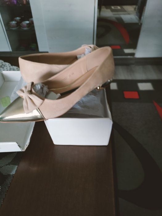 Piękne baleriny beż-złoto r,40cena 90zl