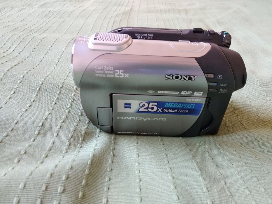 Продам видеокамеру Sony DCR-DVD308