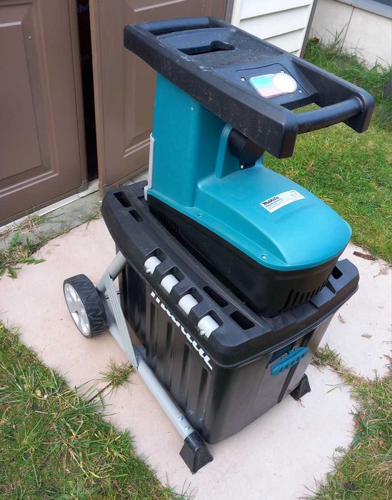Makita Rozdrabniacz frezowy UD2500