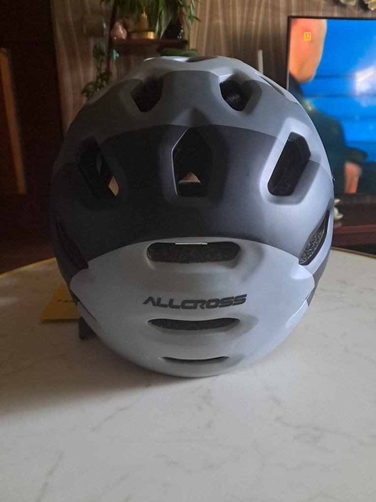 Kask cairbull ( nowy )