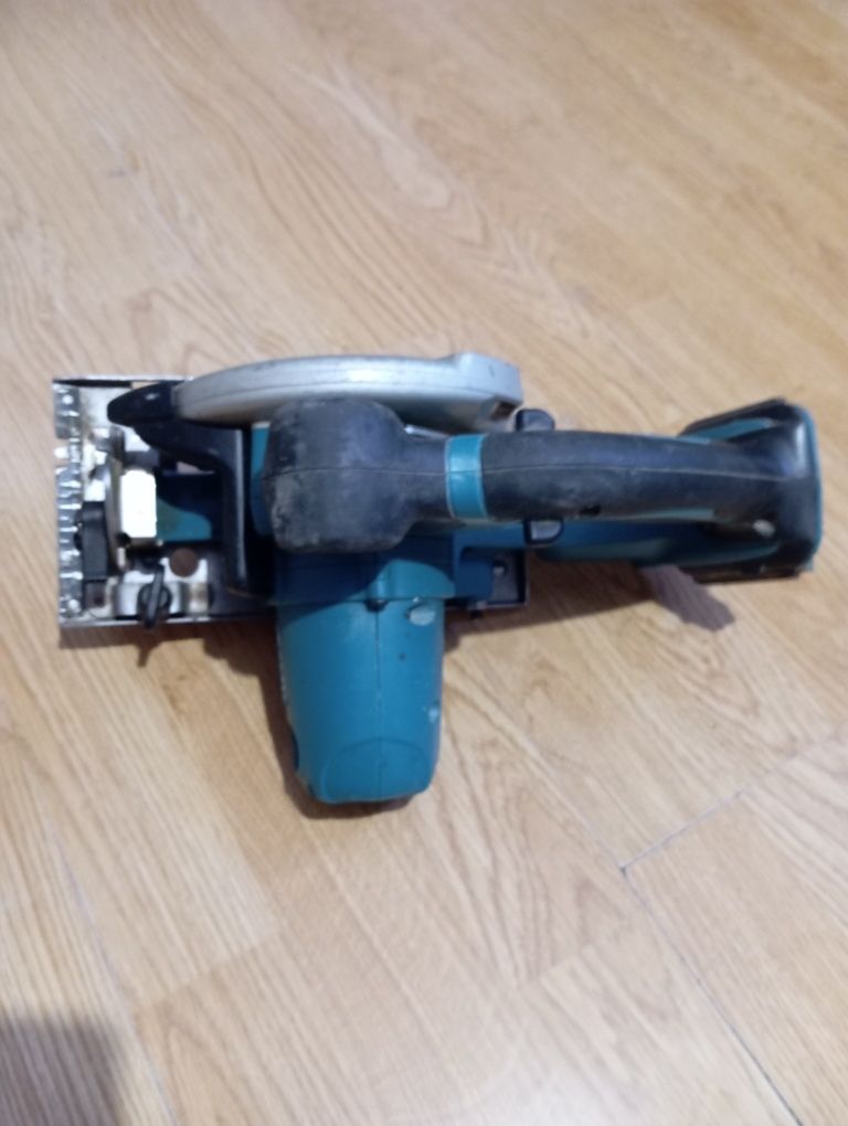 Makita dss501 18 v