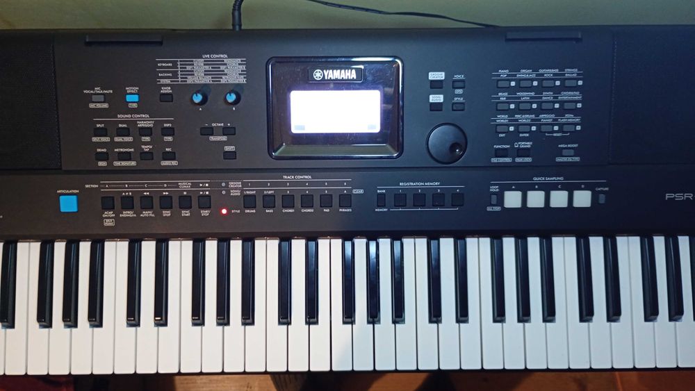 Yamaha PSR E-473