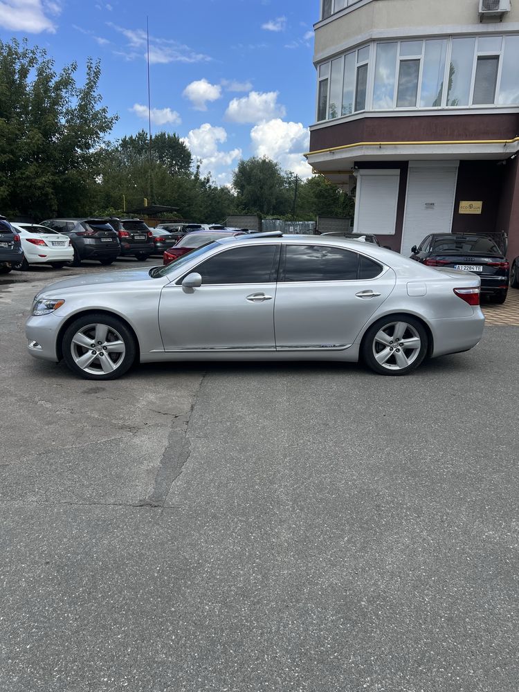 LEXUS LS600Hybrid Long