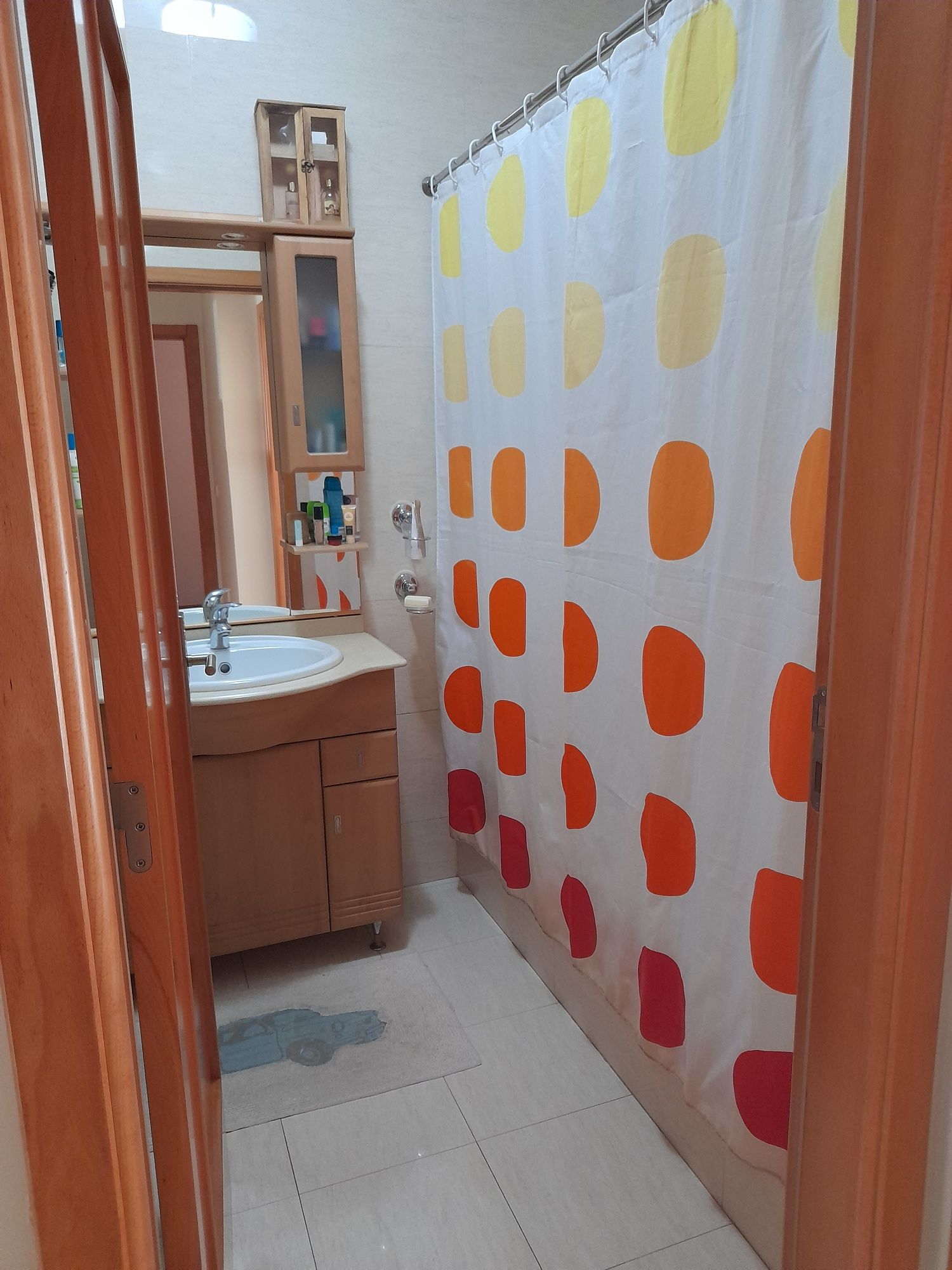 Quarto para arrendar - preferência a professoras