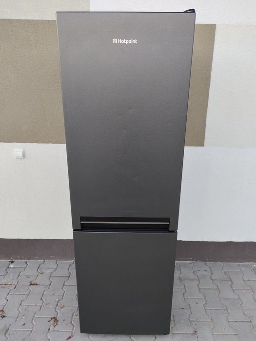 Холодильник Hotpoint з Європи. ,Колір графіт. 187 см