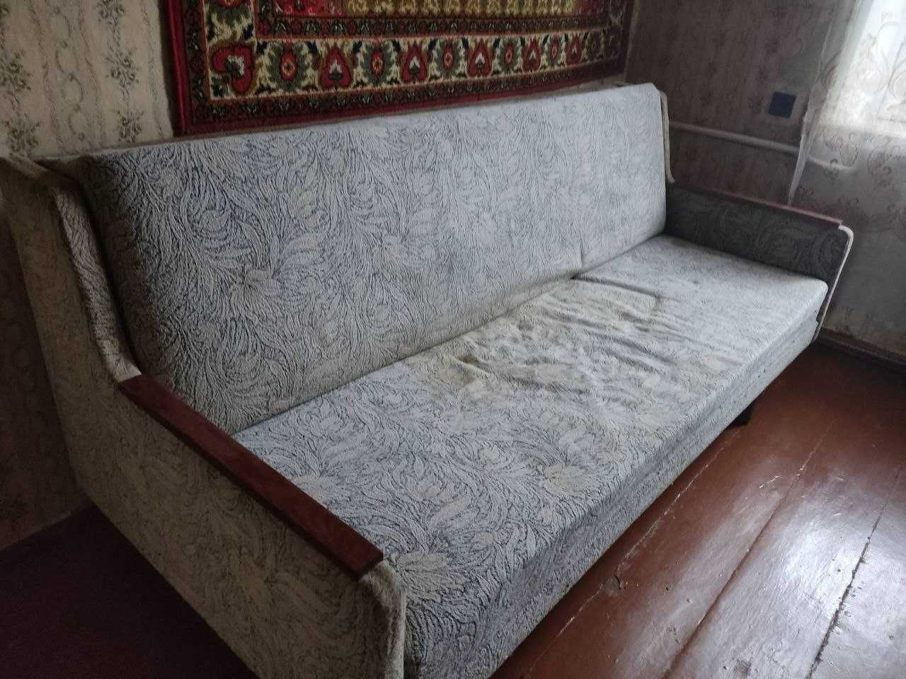 Продам диван под перетяжку