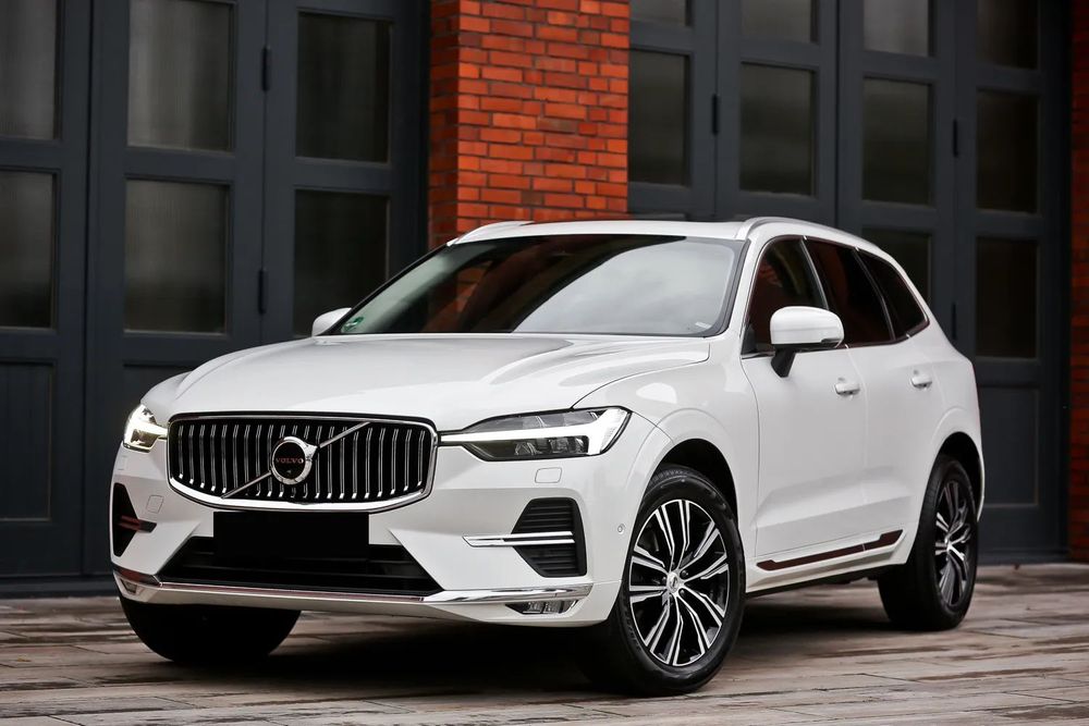 Volvo XC 60 AWD B5 Inscription PANORAMA kamera 360*