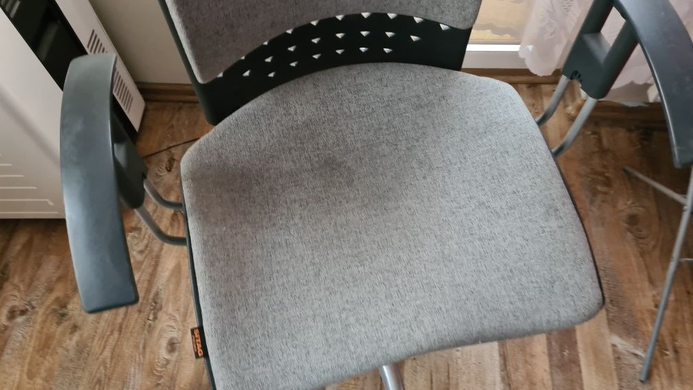 Krzesło biurowe do biurka obrotowe na kółkach sitag szare