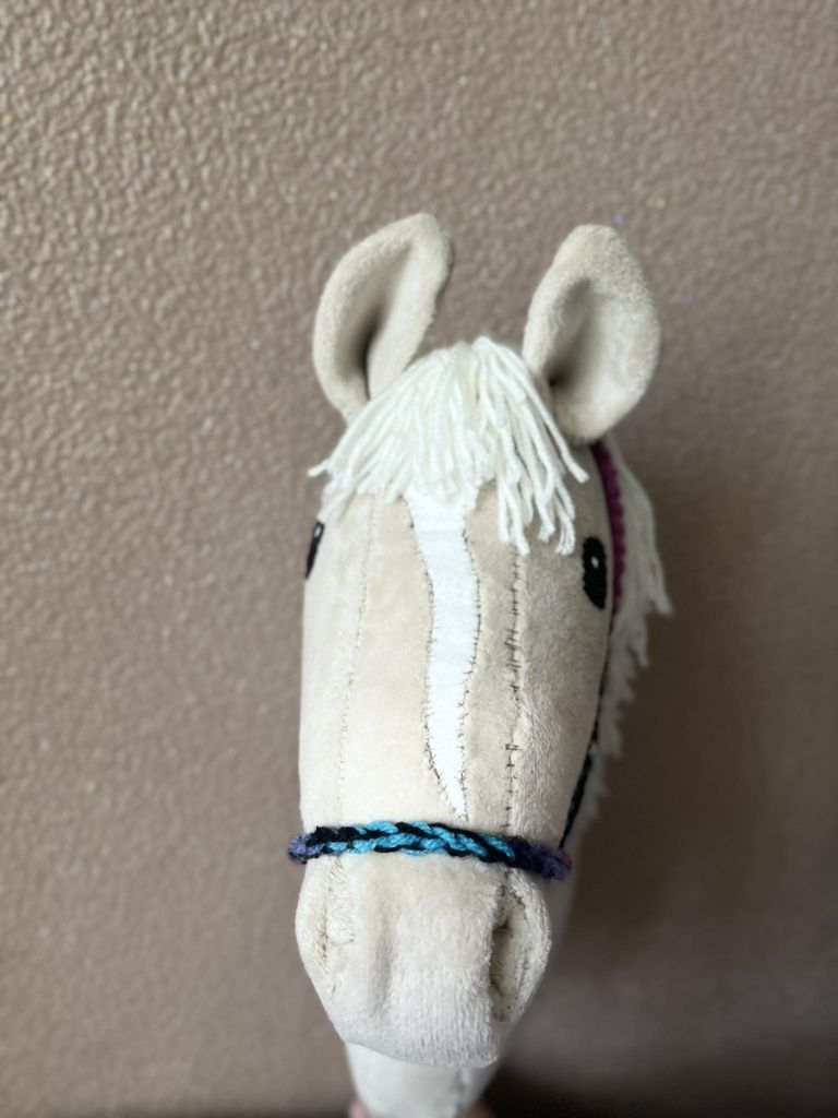 Hobby Horse Izabelowaty