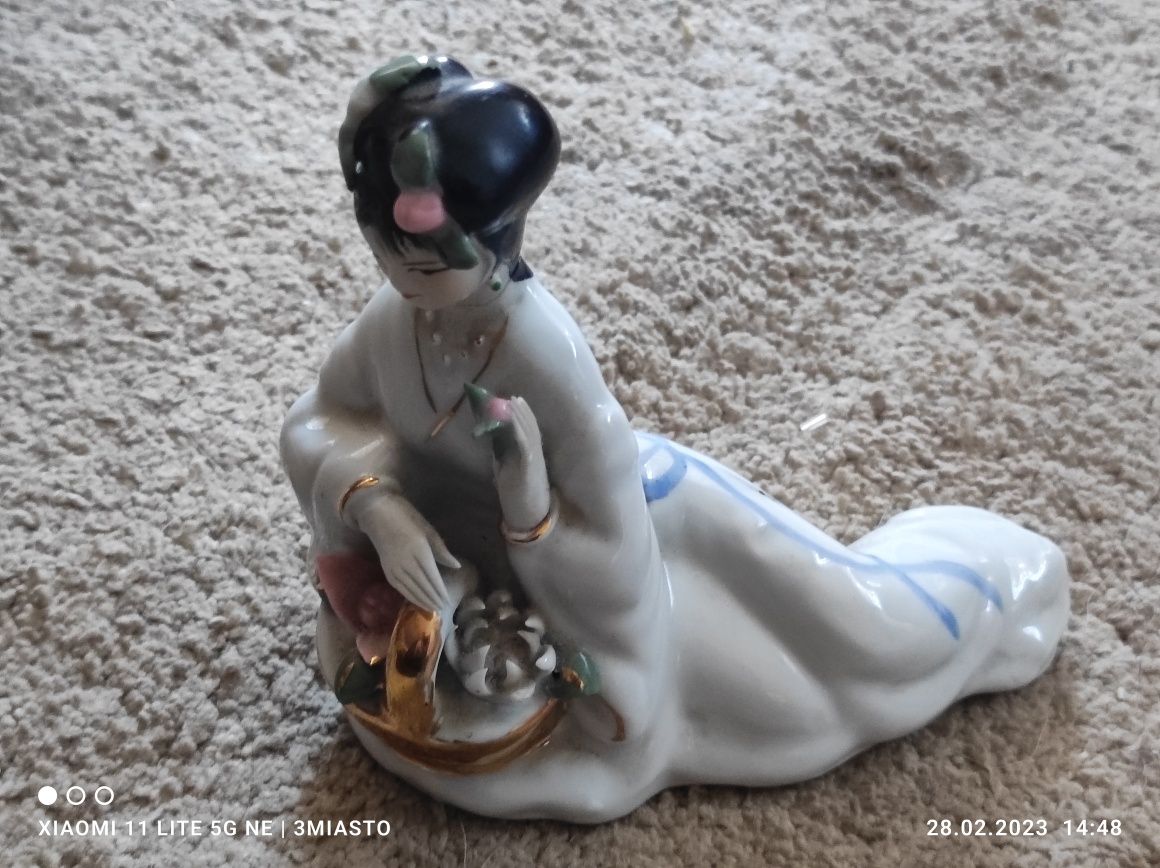 Japońska porcelanowa figurka kobiety gejszy! Rękodzieło!