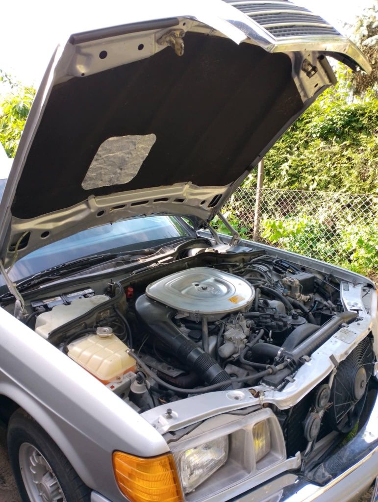 Mercedes w126 sedan