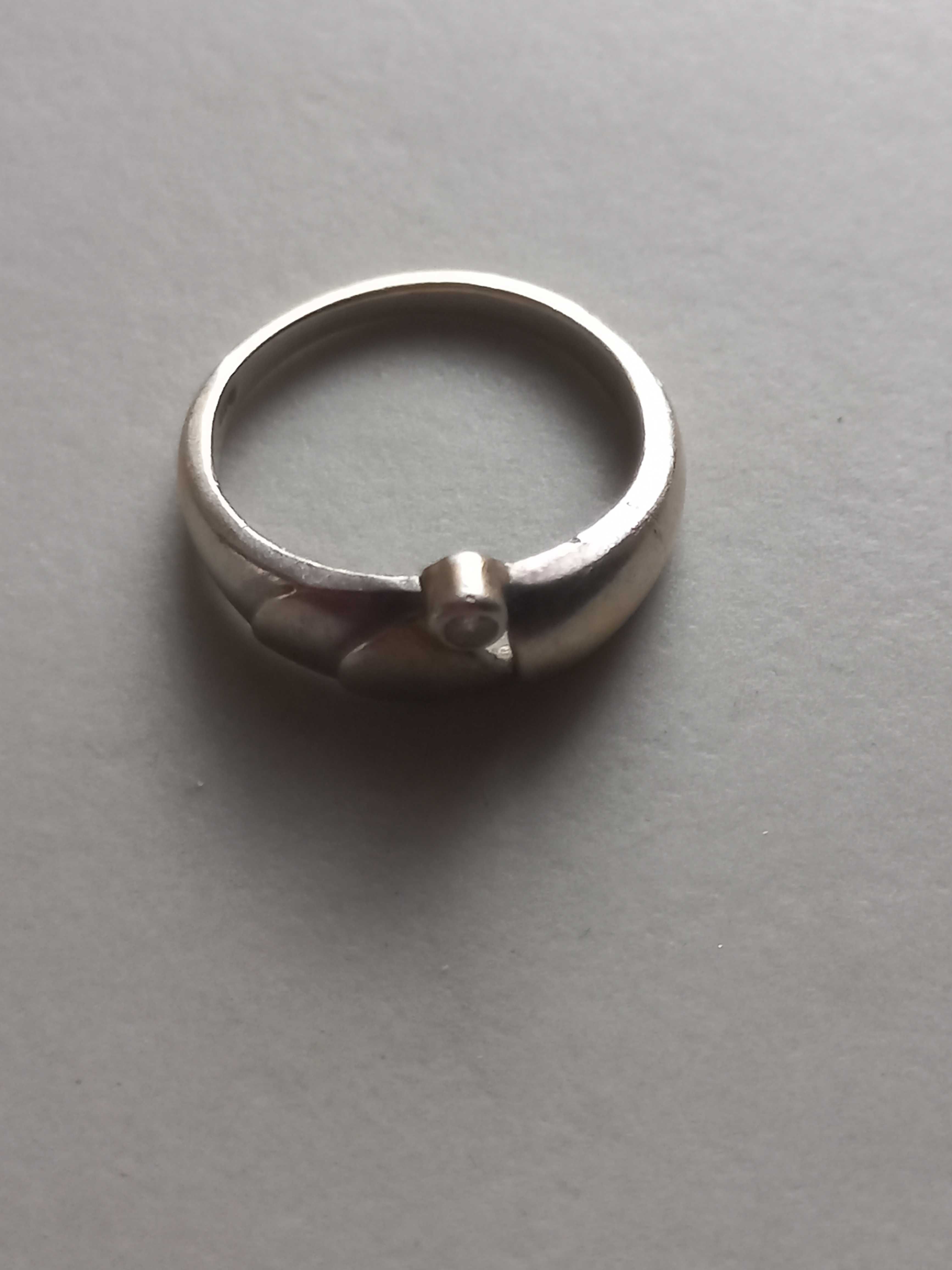Srebrny pierścionek - srebro 0.925