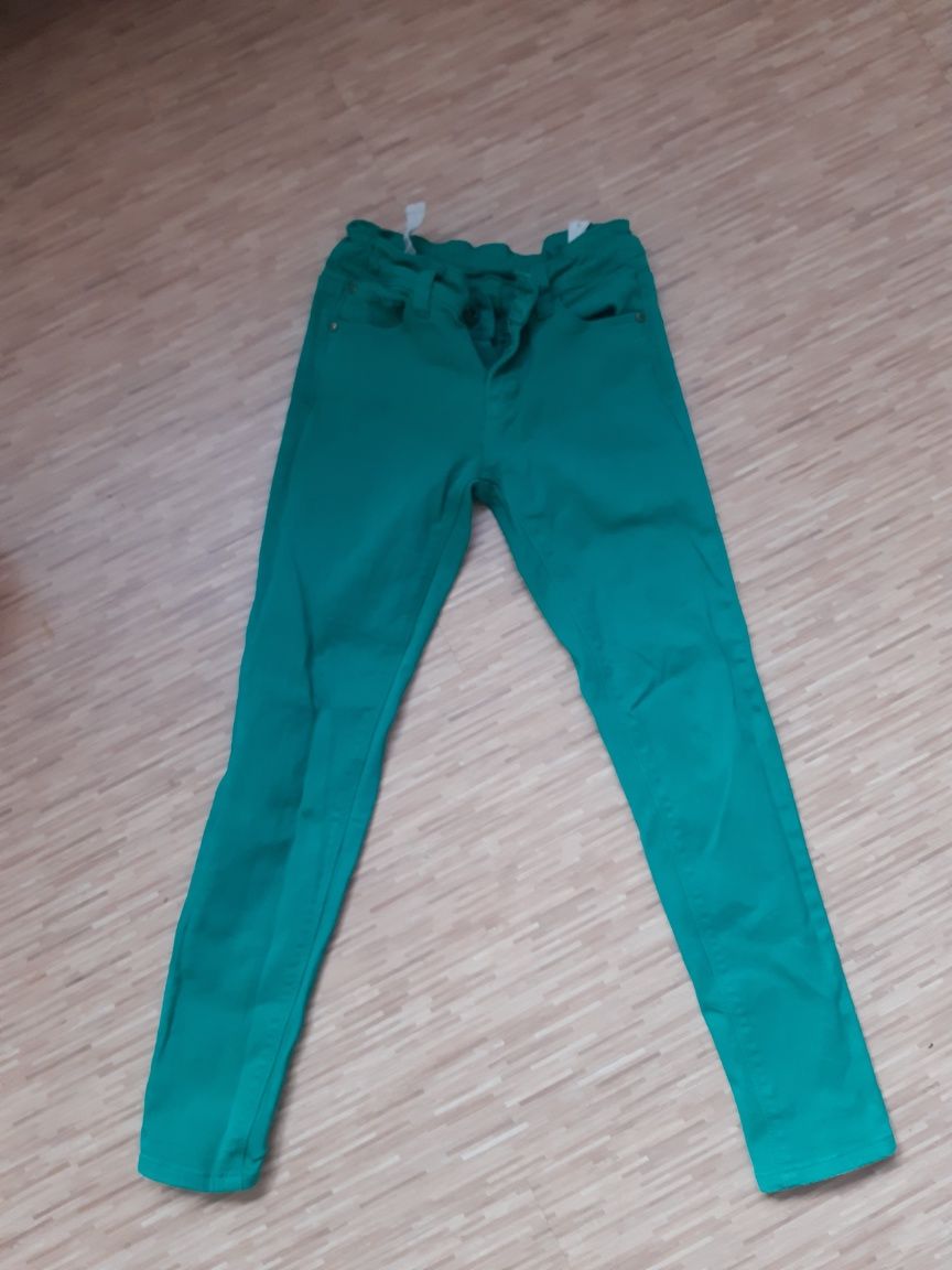 Zielone spodnie dla dziecka rozmiar 16
