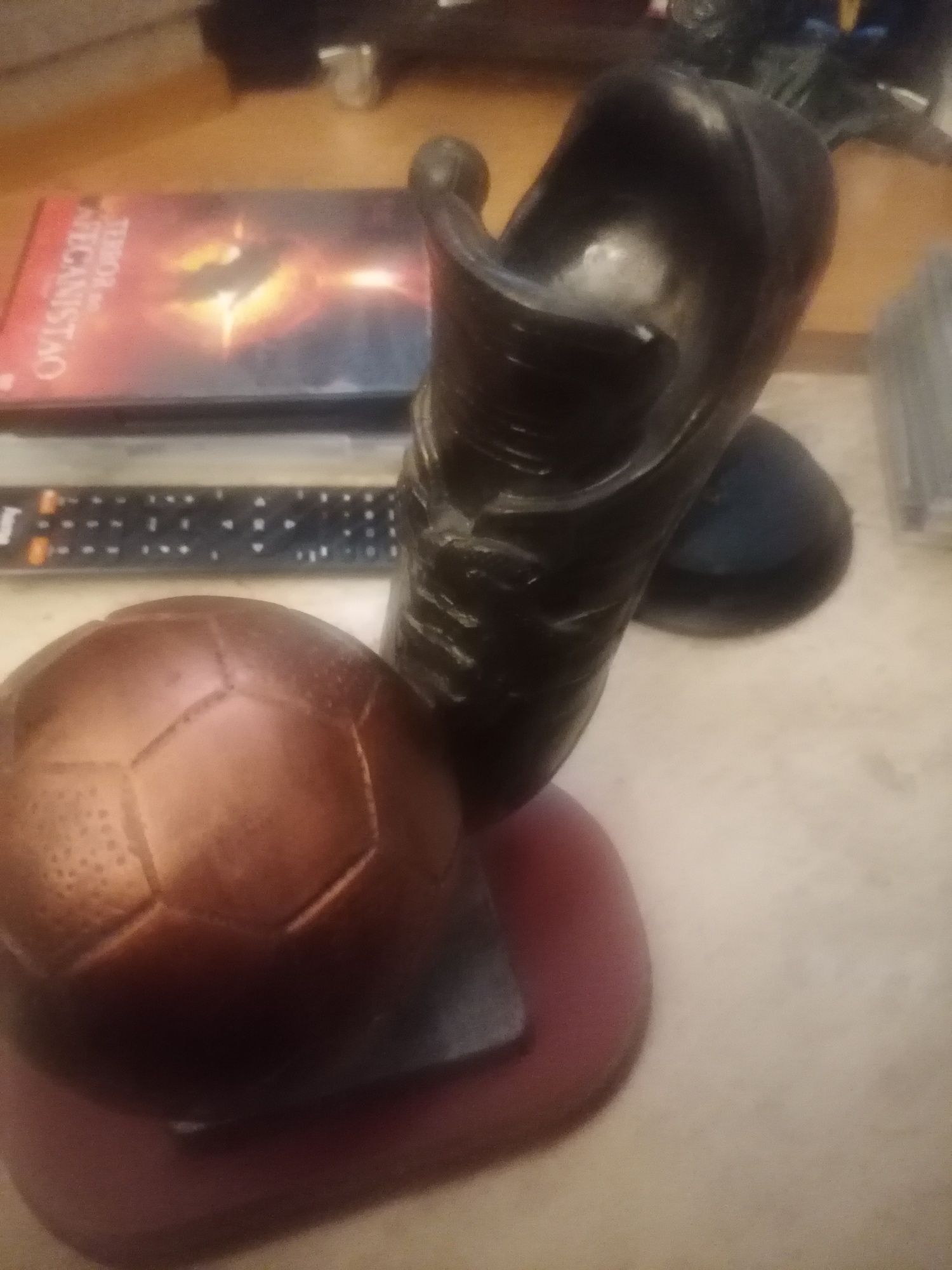 Troféu de Futebol-Bota e bola maciço