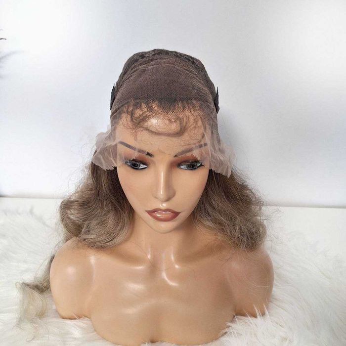 Długa kręcona blondynka Ombre koronkowa peruka z przodu