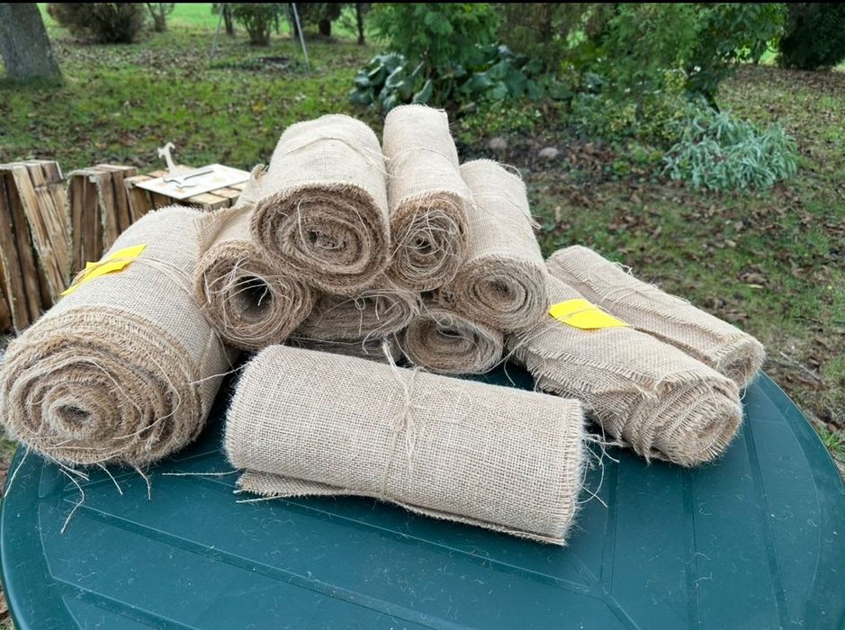 Bieżniki jutowe na dekoracje stołu