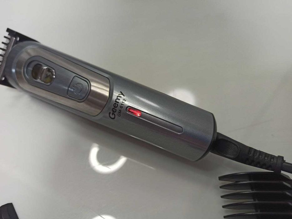 Триммер машинка для стрижки волос сьёмный аккумулятор есть САМОВЫВОЗ