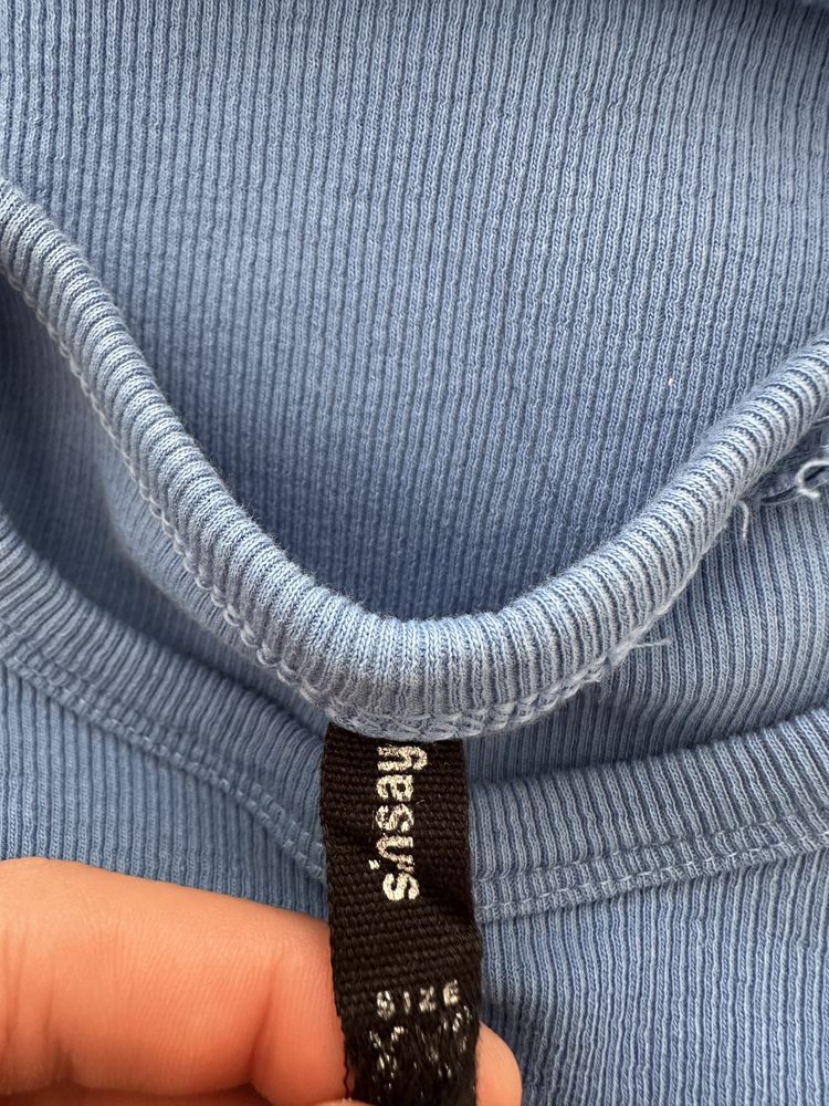 Niebieski damski crop top krótka bluzka w prążki na lato XXS 32 Sinsay