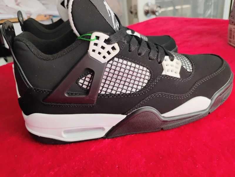 Buty damskie Trampk Jordan 4 Retro White Thunder R.39