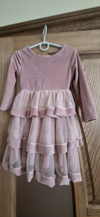 Сукеньки, плятячка для дівчинки.