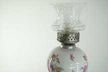 Candeeiro Antigo a Petróleo (Porcelana)