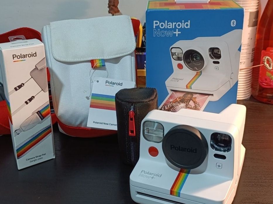 Camera Polaroid NOW+ com acessórios