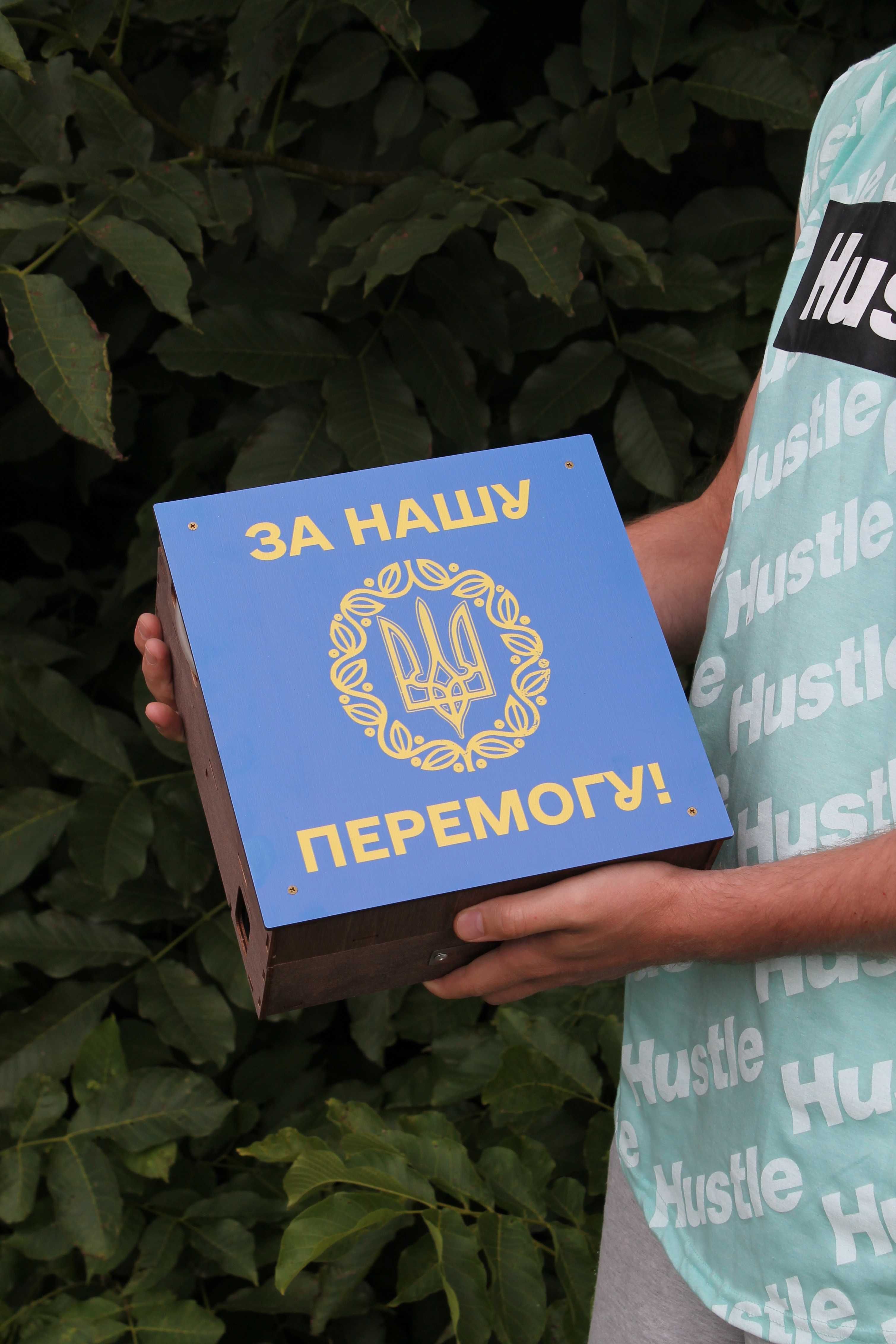 На подарунок наливатор алкогольний на 4 чарки дозатор напоїв