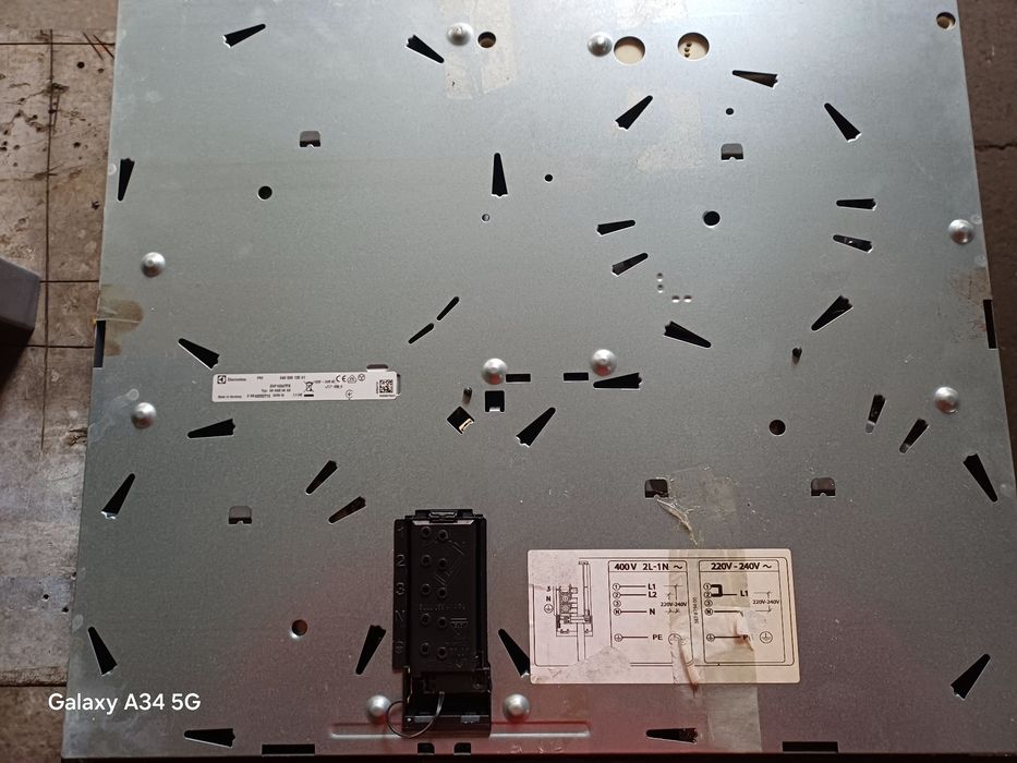 Wyciag kuchenny podszafkowy