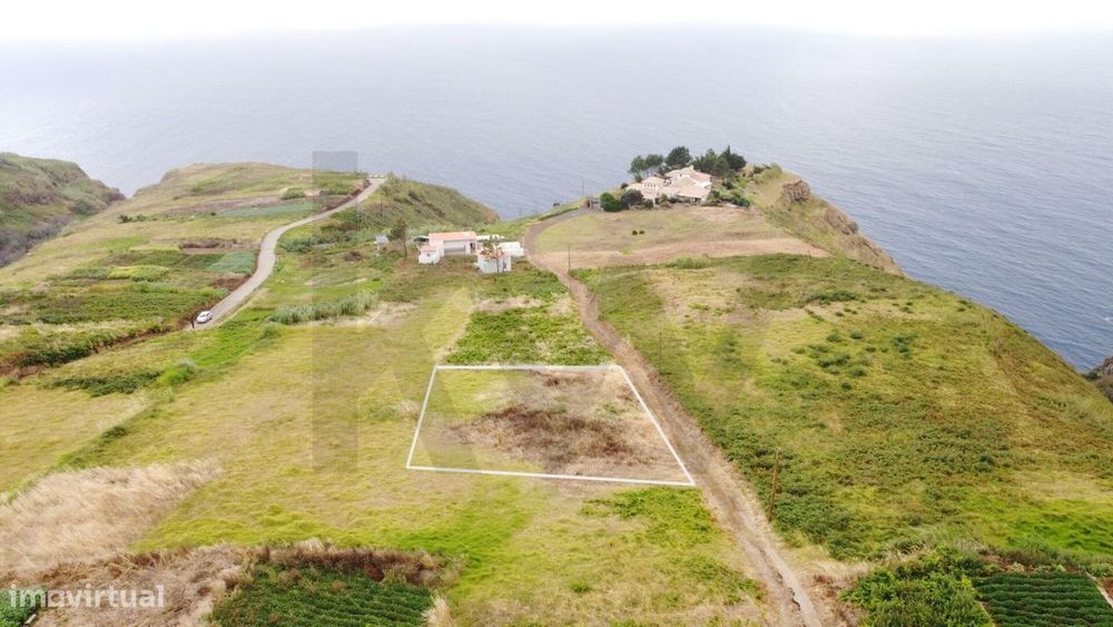 ✨ Oportunidade na Ponta do Pargo! Terreno com Vista Mar de Sonho! ✨