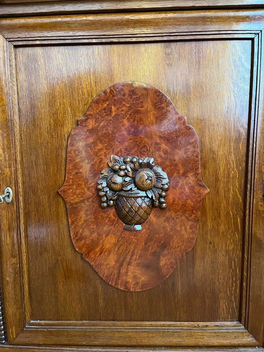 Sprzedam elegancki kredens po renowacji.Odbior we Wrocławiu