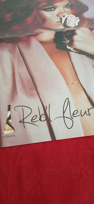 Poster Rihanna/Glee, com defeito