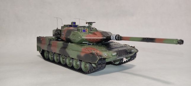 Збірна модель Leopard 2A6EX