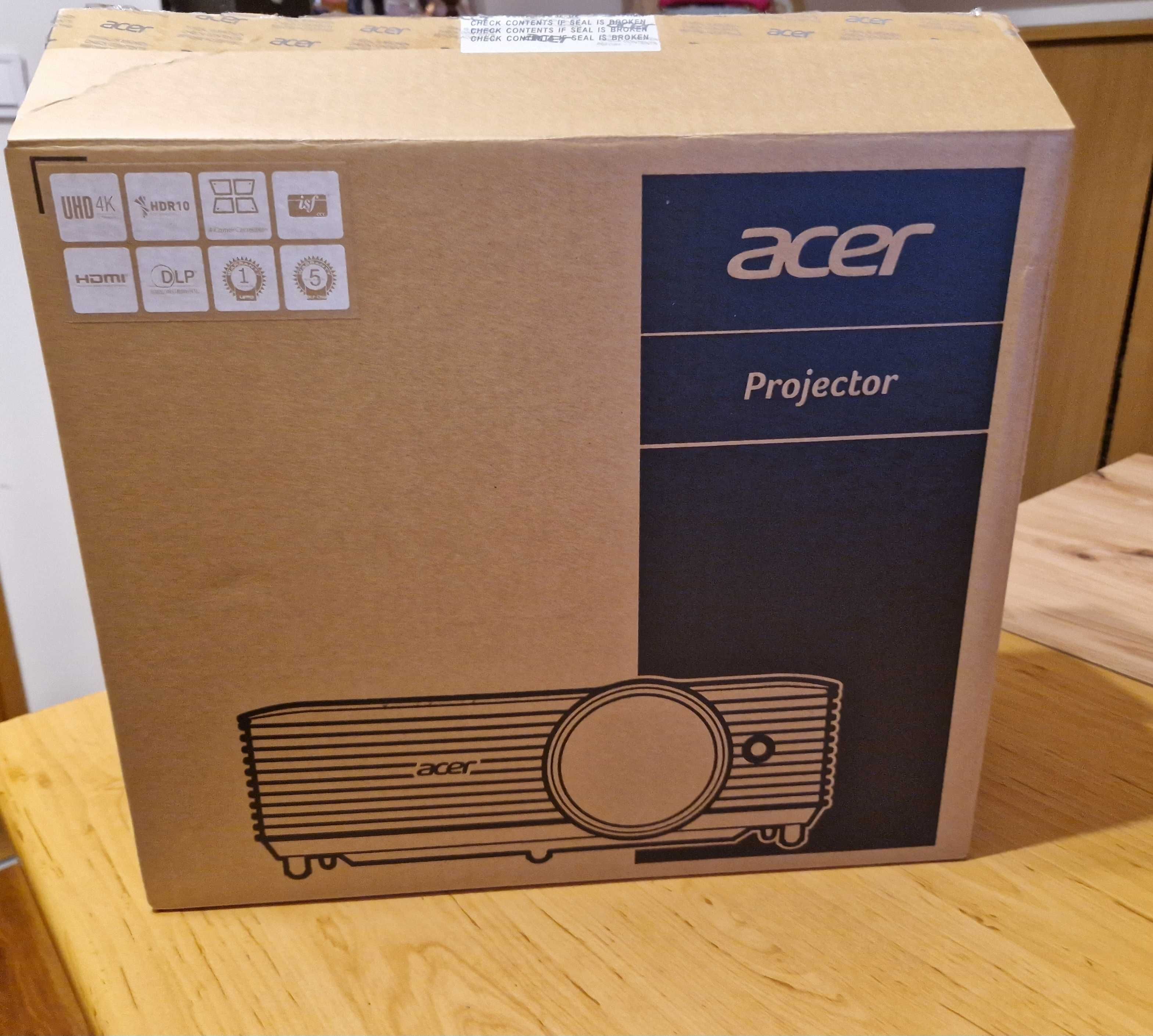 Projektor Acer i ekran projekcyjny