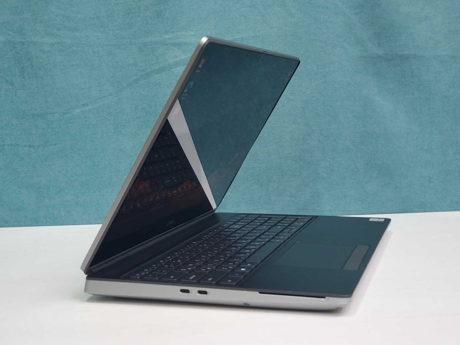 Dell Precision 7550 15,6"/i7-10850H/512Gb/32RAM/RTX 4000 8Gb/FHD touch