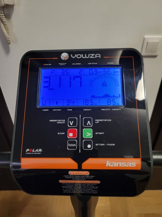 Rower stacjonarny elektromagnetyczny 8kg koło Yowza Kansas Reebok B5.1