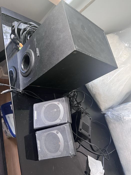 5 cadeiras de veludo- por colar