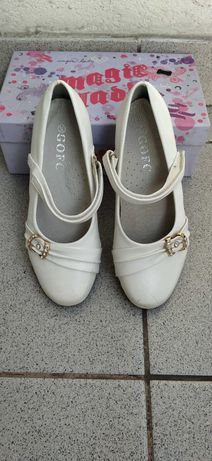 Białe buty dla dziewczynki rozmiar 35
