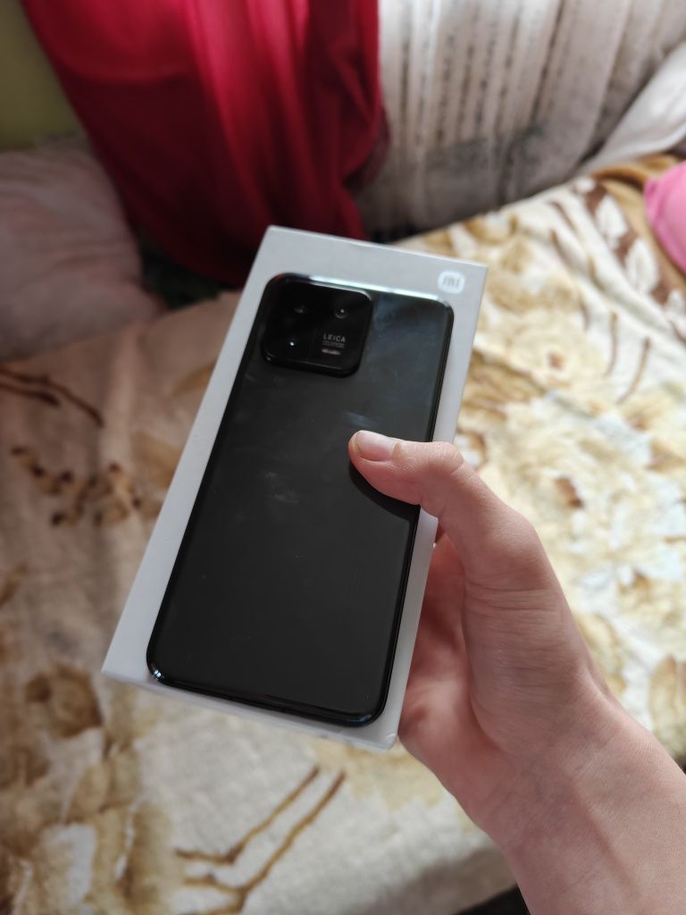 Xiaomi 13 8/256 флагман