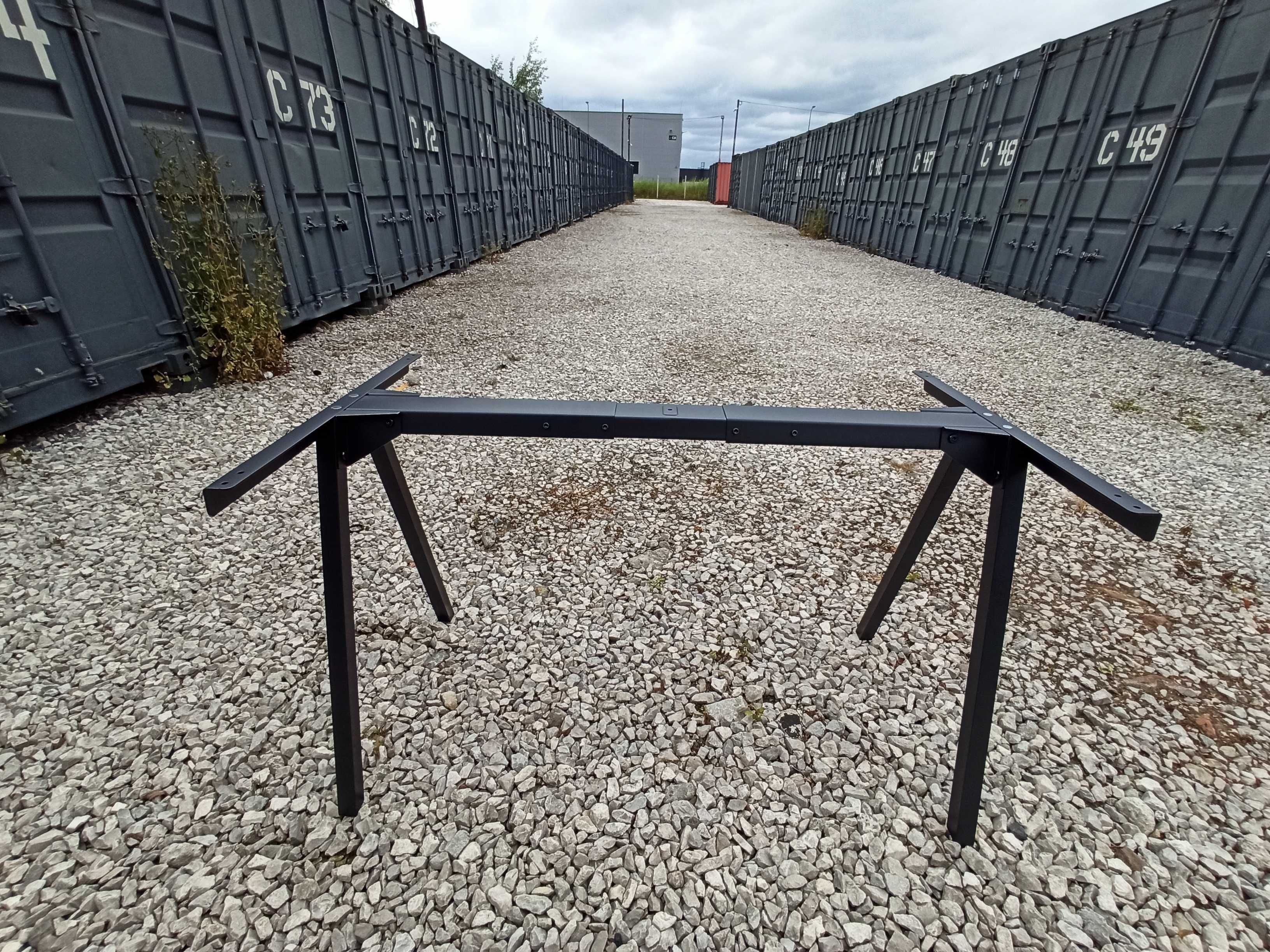 Biurko TROTTEN; blat biały, wymiary 140x80 cm