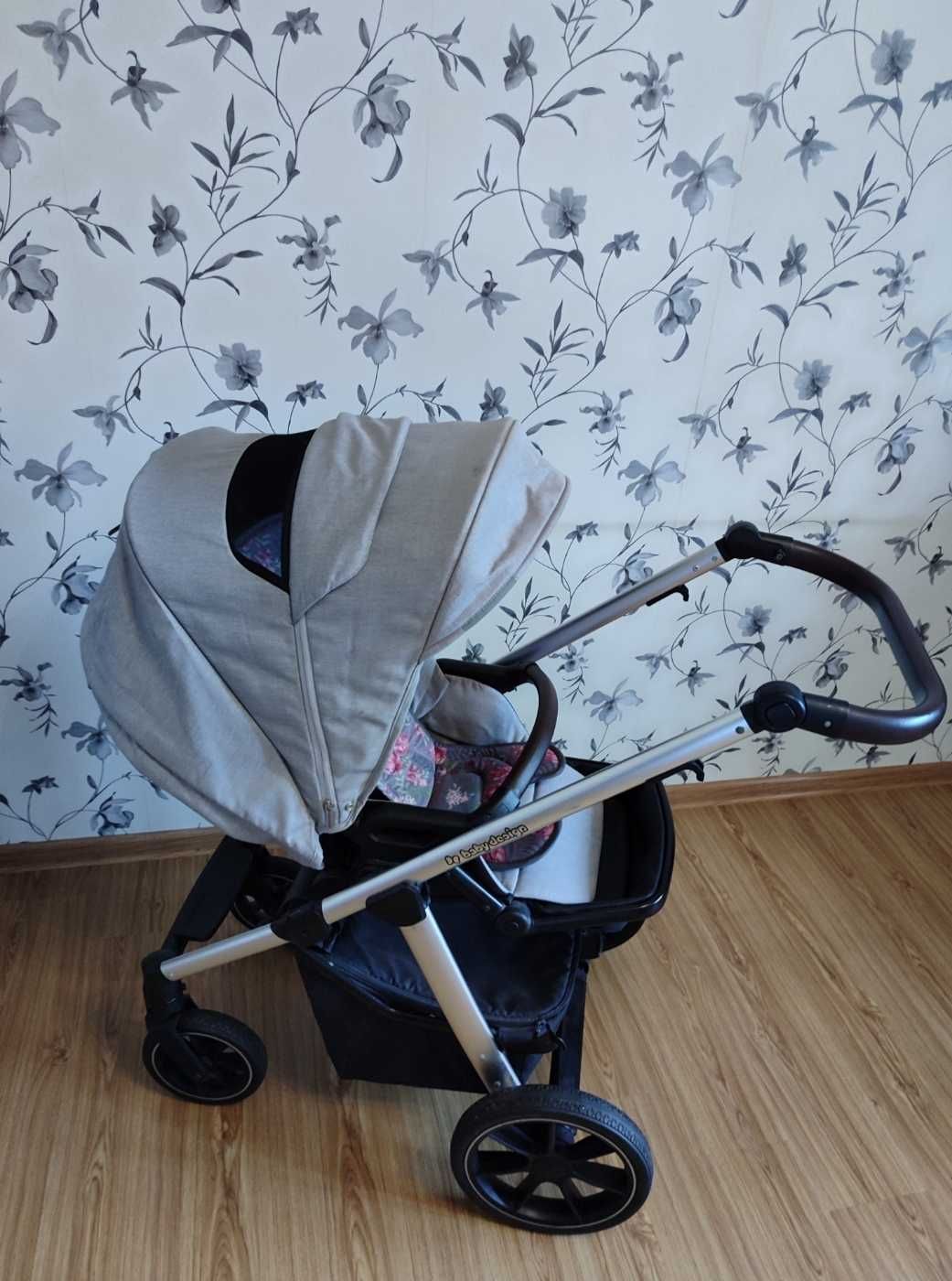 Дитяча коляска Baby Design Bueno 2 в 1 з вишивкою