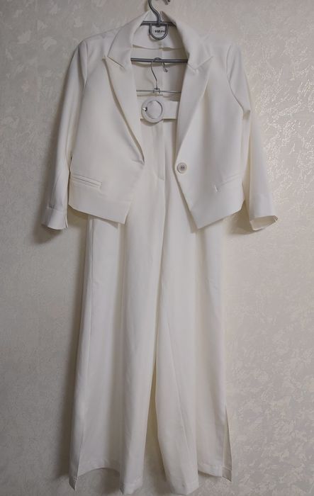 Костюм з брюками, одяг