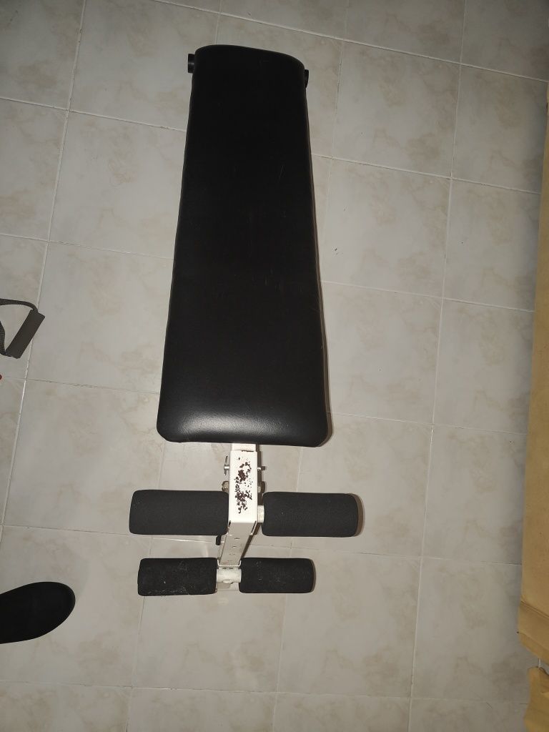 Equipamento de ginástica para diversos exercícios