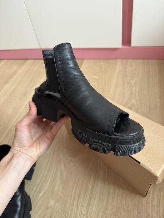 Босоніжки estello чорні/ кожа