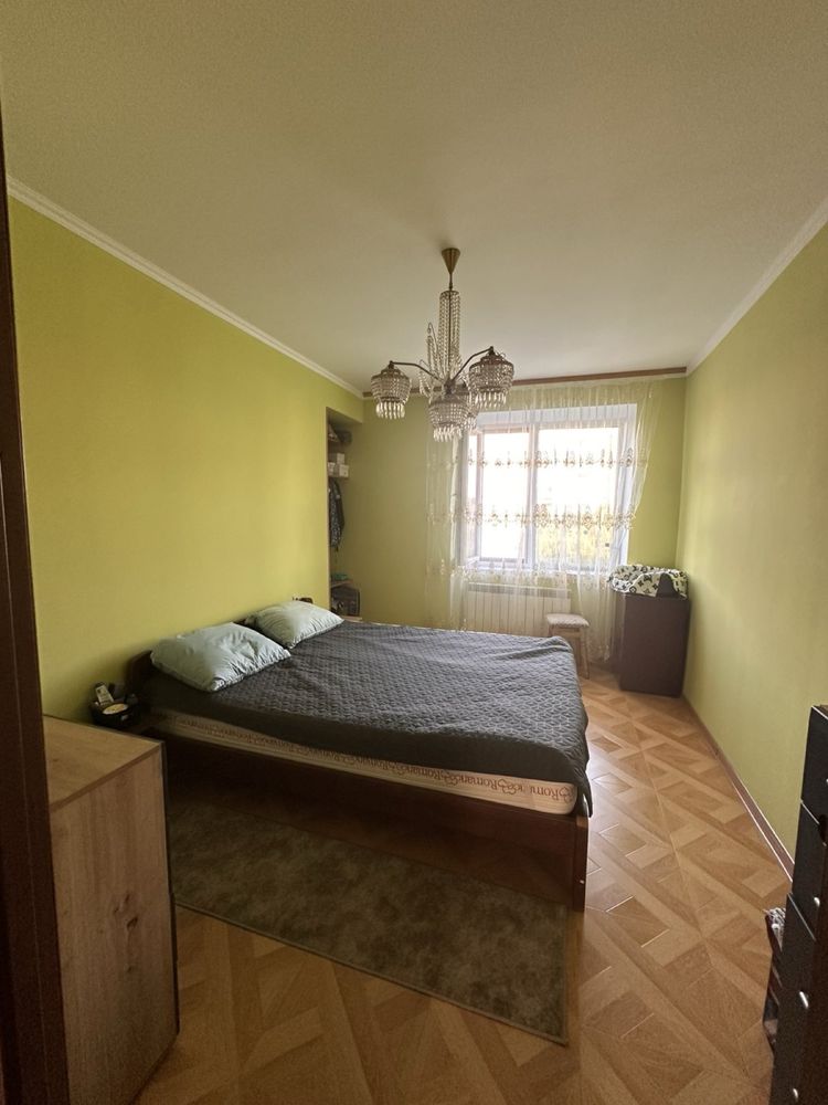 Продам 4 кімнатну квартиру