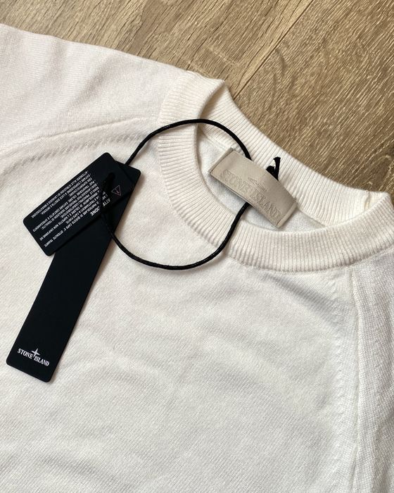 Жіночий Светр Stone Island світлий