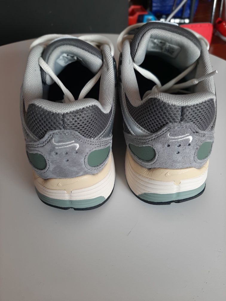 Ténis NOVOS nike P-6000