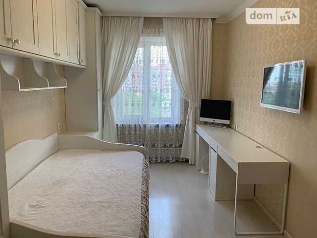 Продам 3х кімнатну квартиру на Подолі