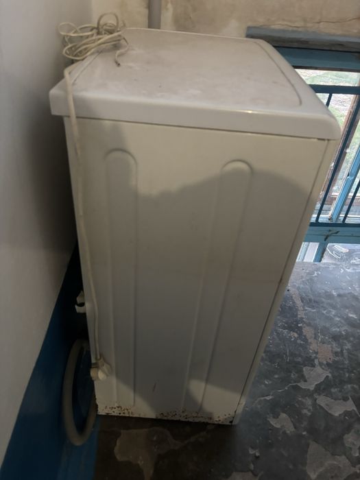 Пральна машина INDESIT WISL86