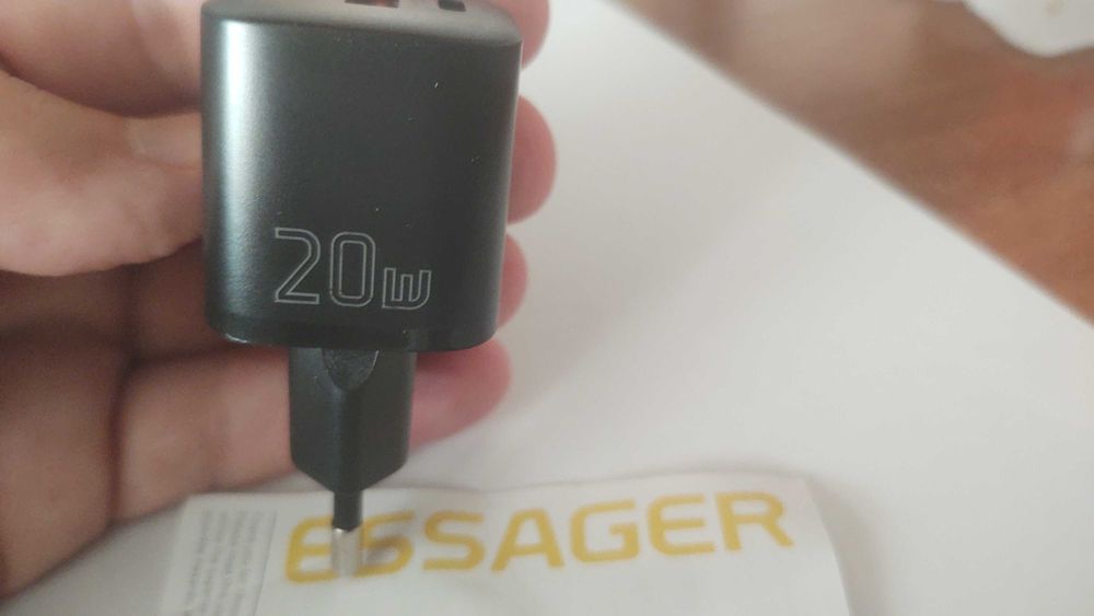 Зарядное устройство для быстрой зарядки телефона Essager