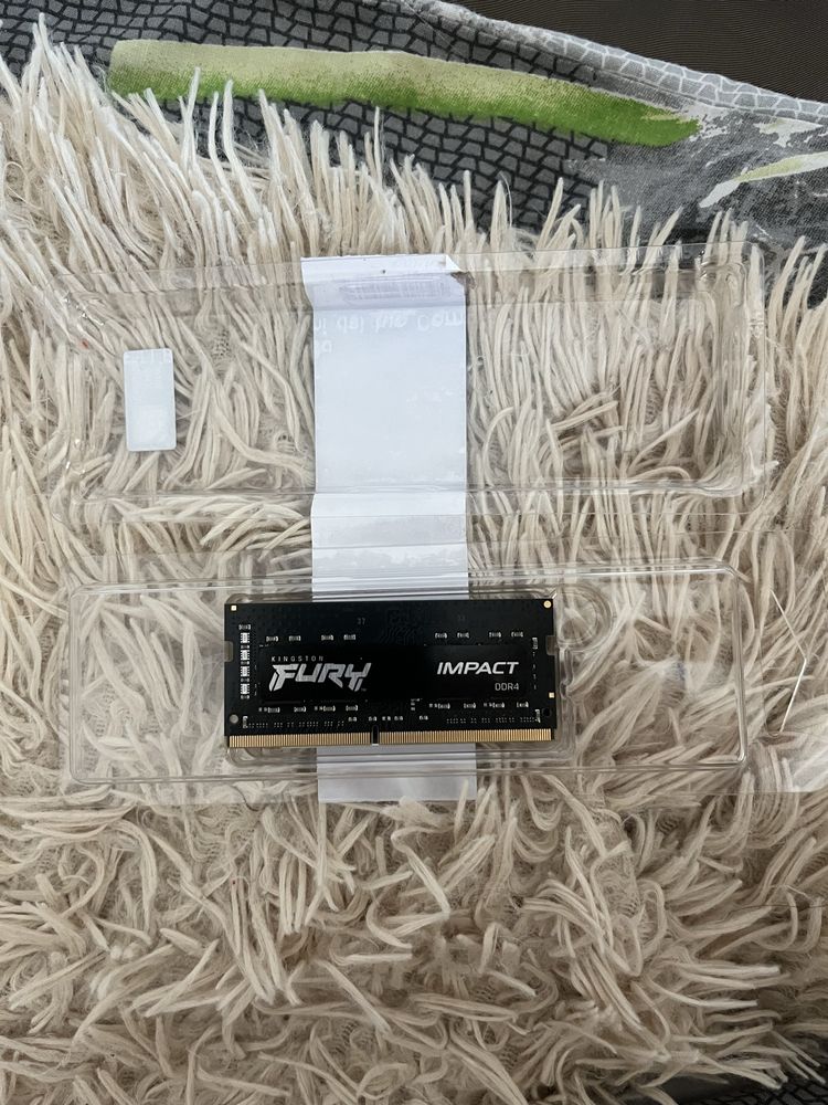 Оперативна памʼять 16гб DDR4 3200мг.